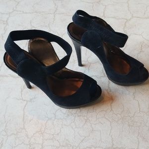 Pelle Moda Womans Healed Shoes